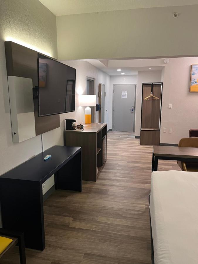 Comfort Suites Clearwater - Dunedin מראה חיצוני תמונה