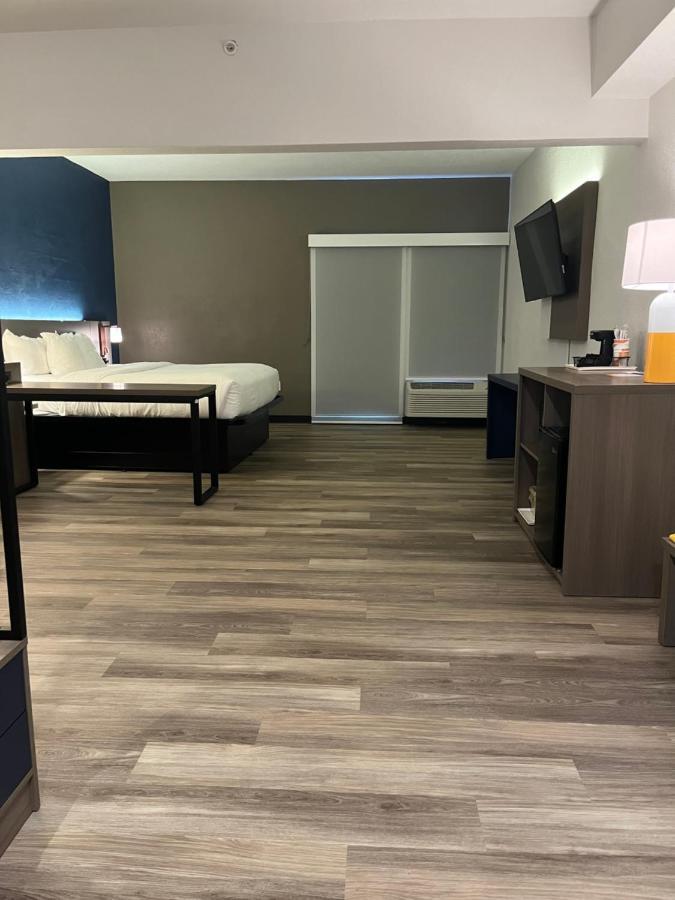Comfort Suites Clearwater - Dunedin מראה חיצוני תמונה