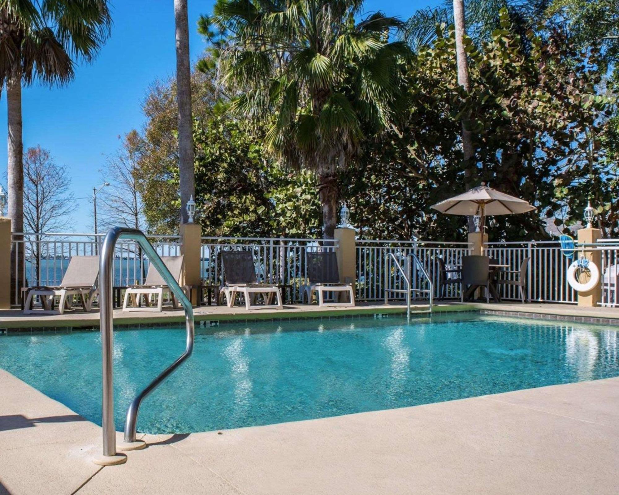 Comfort Suites Clearwater - Dunedin מראה חיצוני תמונה